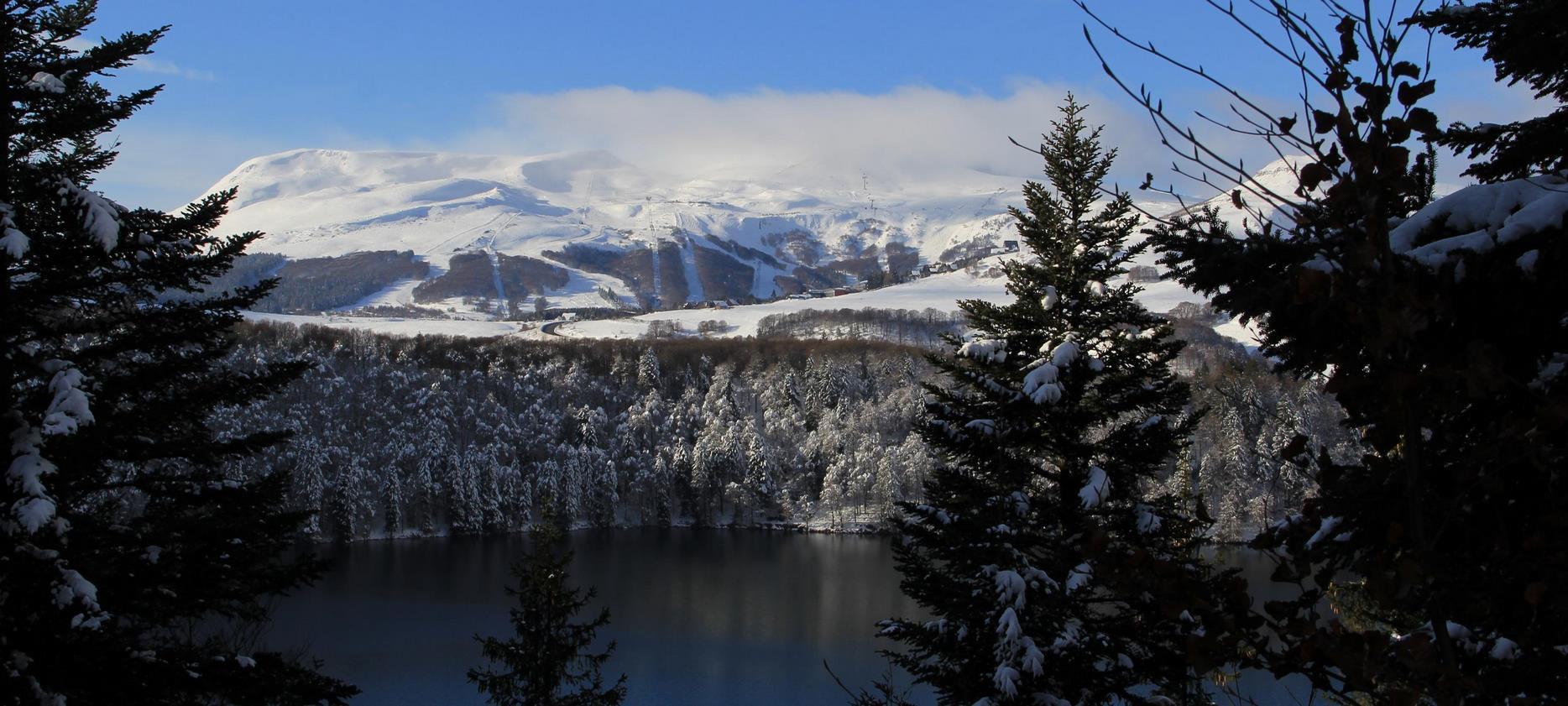 Lac Pavin : Merveilles d'Hiver - Volcan d'Auvergne