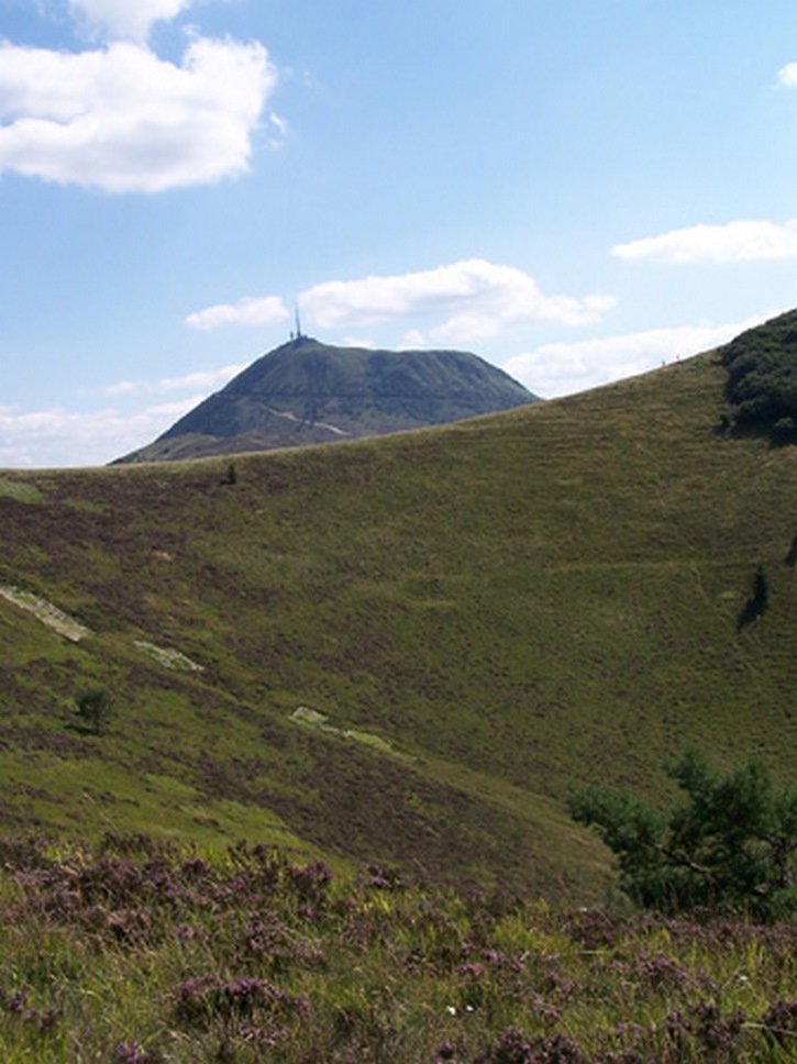 Puy-de-Dôme: Chaîne des Puys, Volcanic Wonders of Auvergne