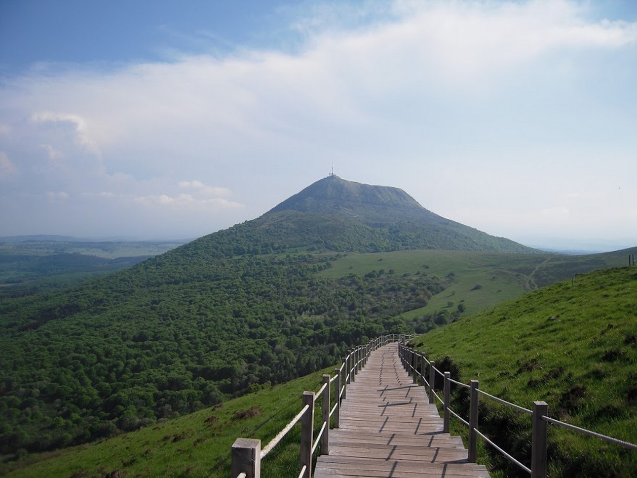 Puy-de-Dôme : Chaîne des Puys, Splendeur Volcanique d'Auvergne