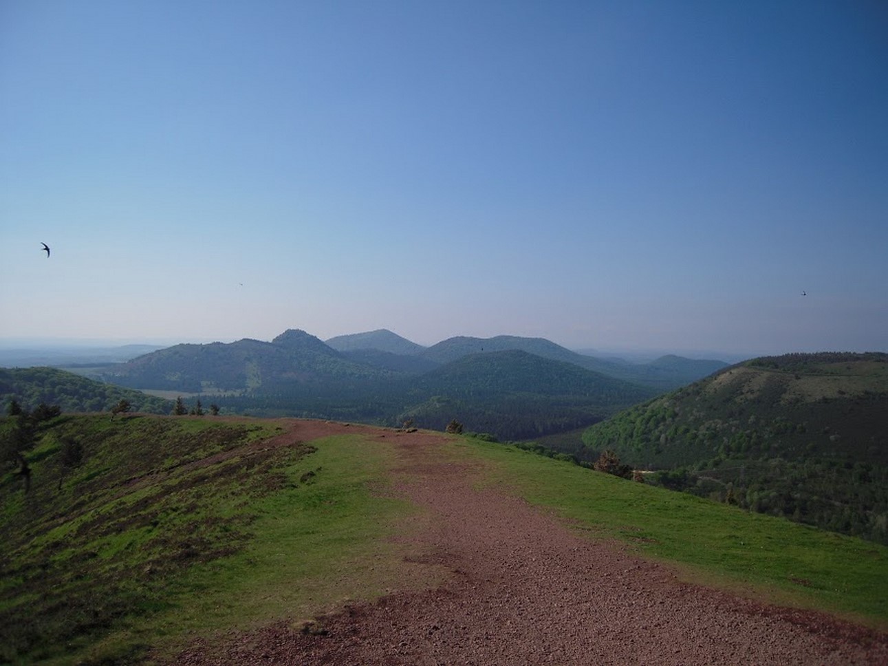 Puy-de-Dôme : Un Voyage au Cœur de la Chaîne des Puys en Auvergne