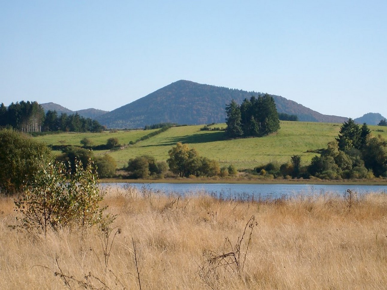 Puy de Dôme (63): Fleuve et Paysages Magnifiques