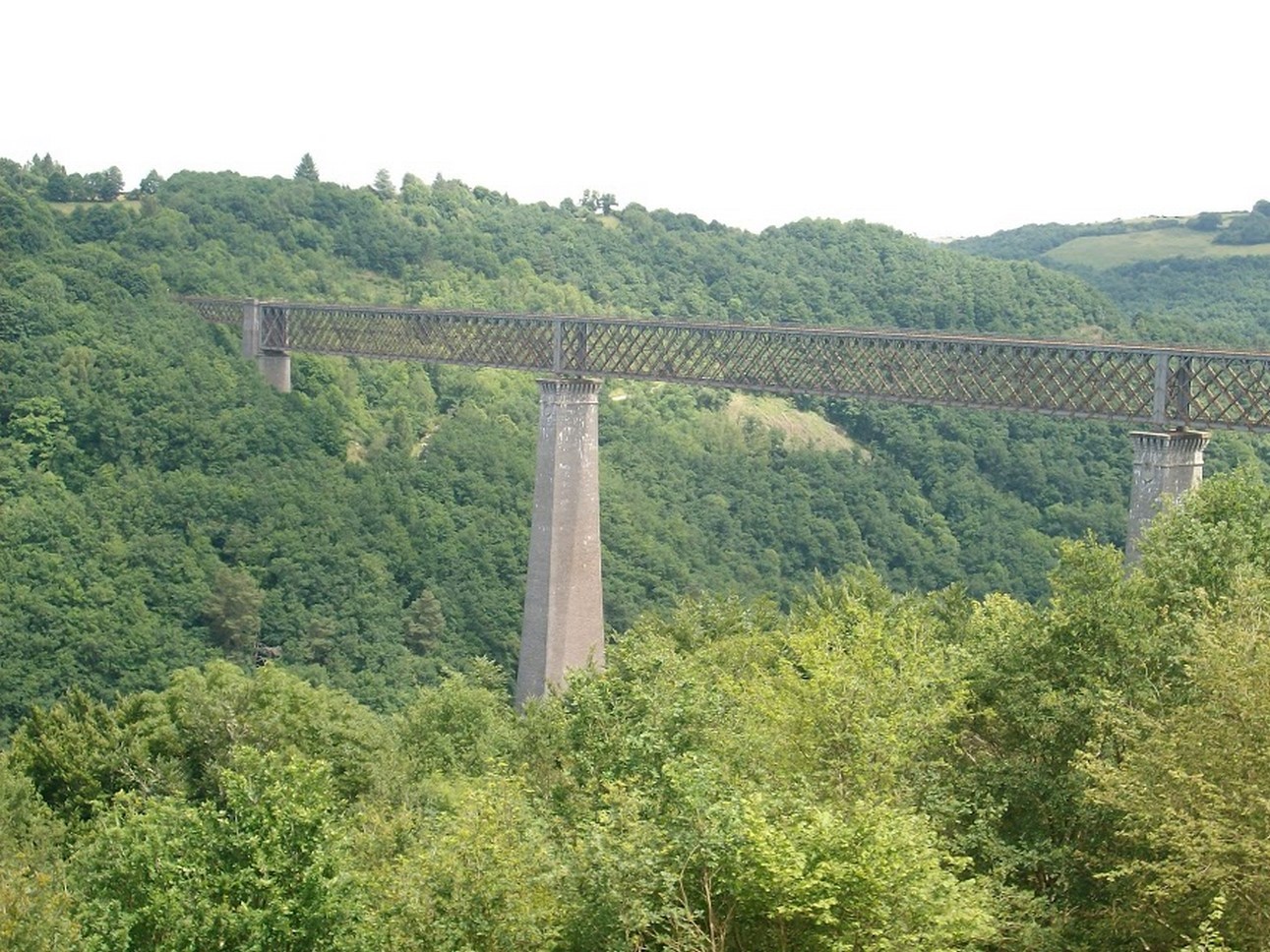 Puy de Dôme (63): Pont de Train au Cœur des Paysages