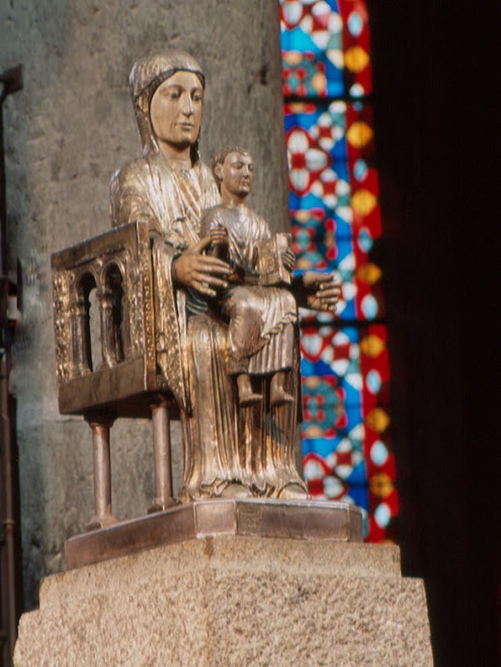 Puy de Dôme (63) : Un Voyage Artistique à Travers les Décors des Monuments Historiques