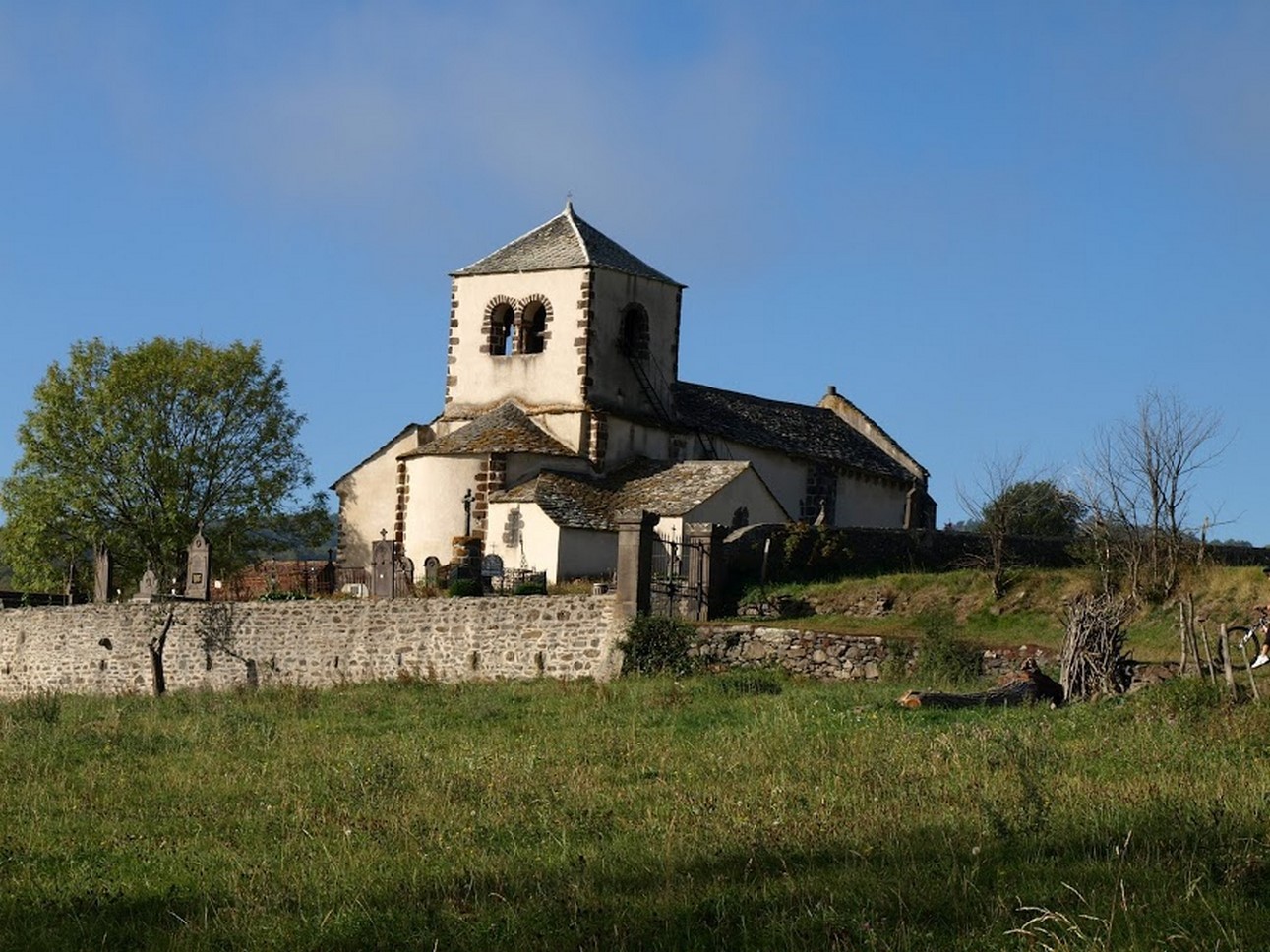 Puy de Dôme (63): Voyage à Travers les Monuments Historiques d'Auvergne