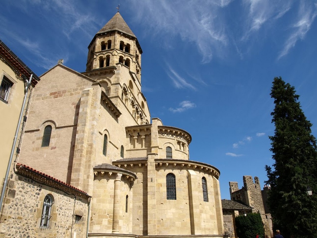 Puy de Dôme (63): À la Découverte du Passé - Monuments Historiques