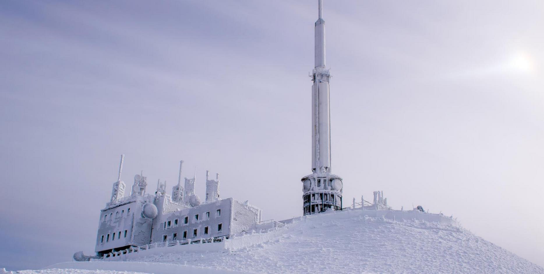 Puy de Dôme en Hiver : Grand Site de France sous la Neige