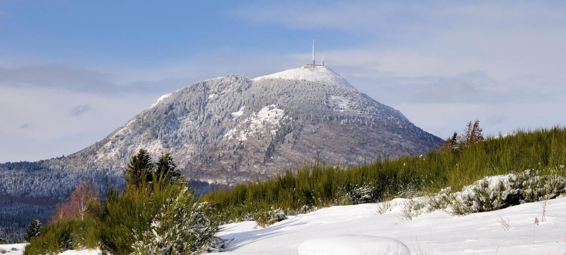 Puy de Dôme en Hiver : Grand Site de France sous la Neige