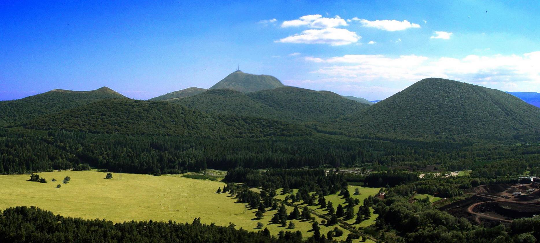 Puy de Dôme : Panorama Exceptionnel sur l'Auvergne