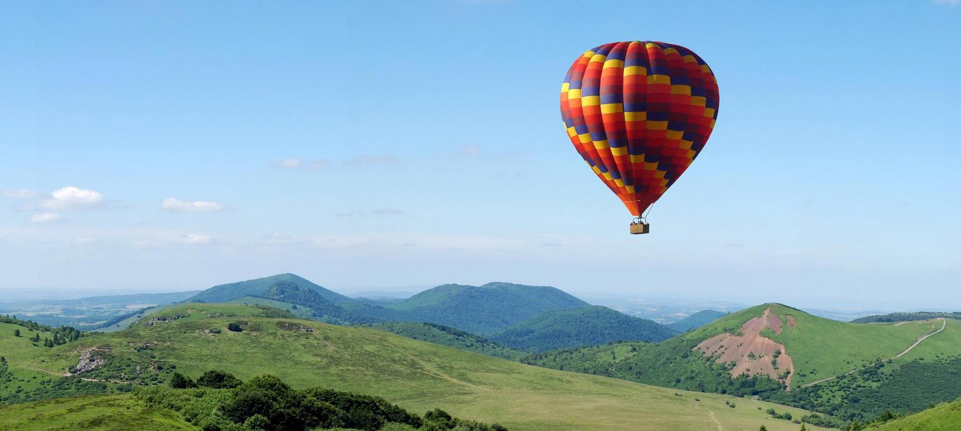 Montgolfière : Aventure Inoubliable dans le Parc Naturel des Volcans d'Auvergne