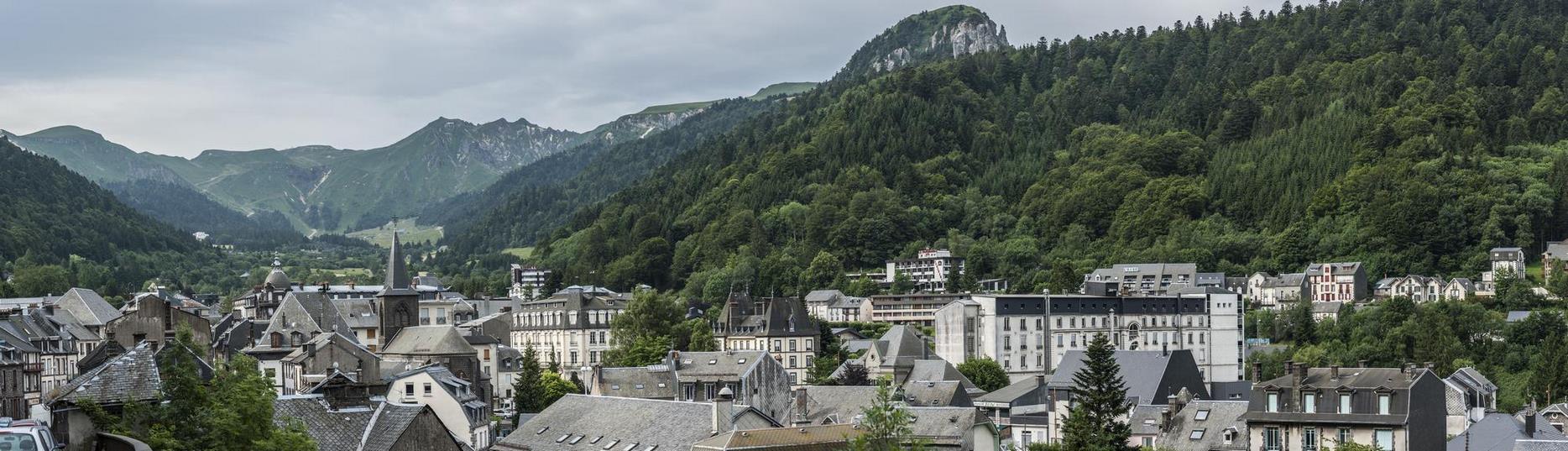 Mont Dore : Panorama Exceptionnel, Station Thermale dans le Puy de Dôme