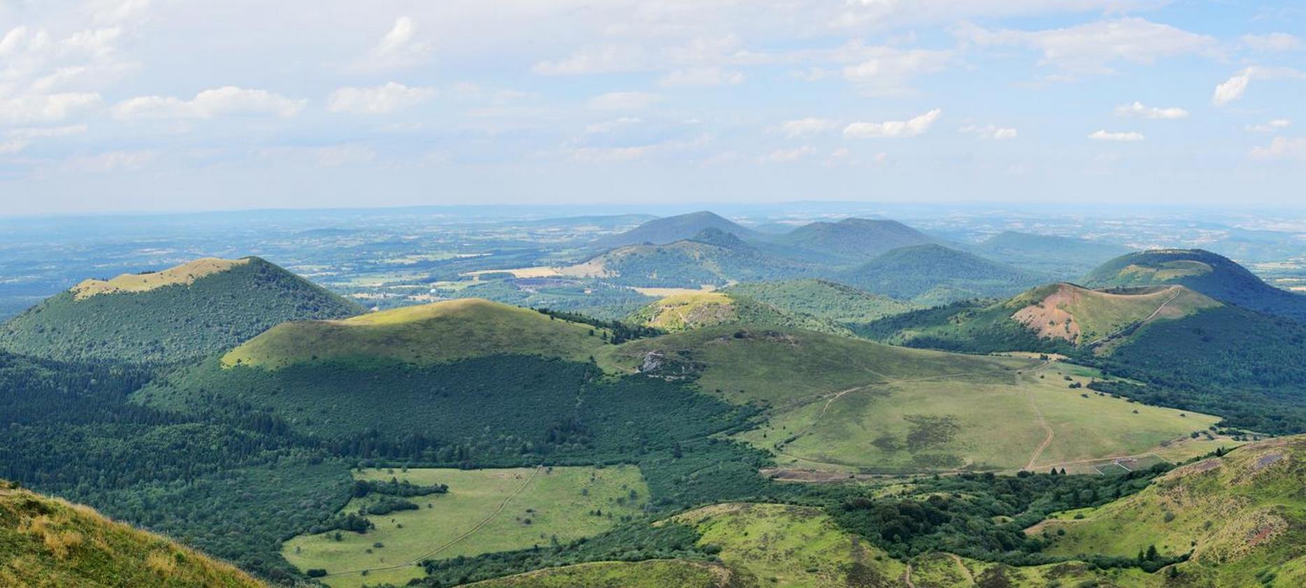 Chaîne des Puys : Panorama Immenses sur les Sommets