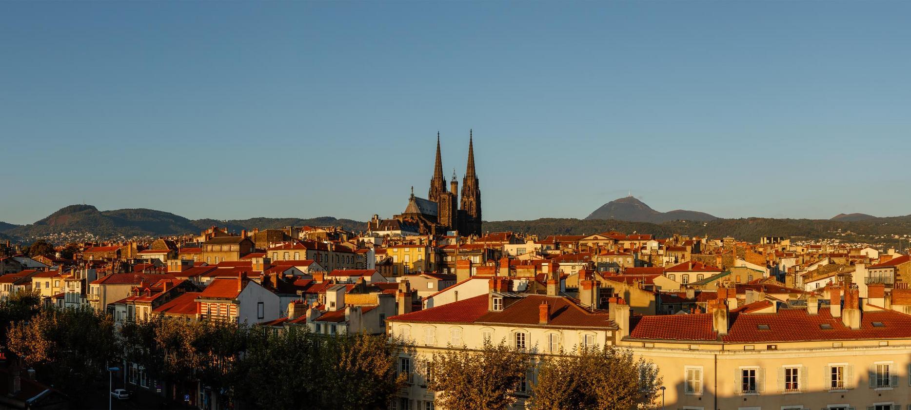 Cathédrale de Clermont-Ferrand : Chef-d'œuvre d'Architecture Gothique