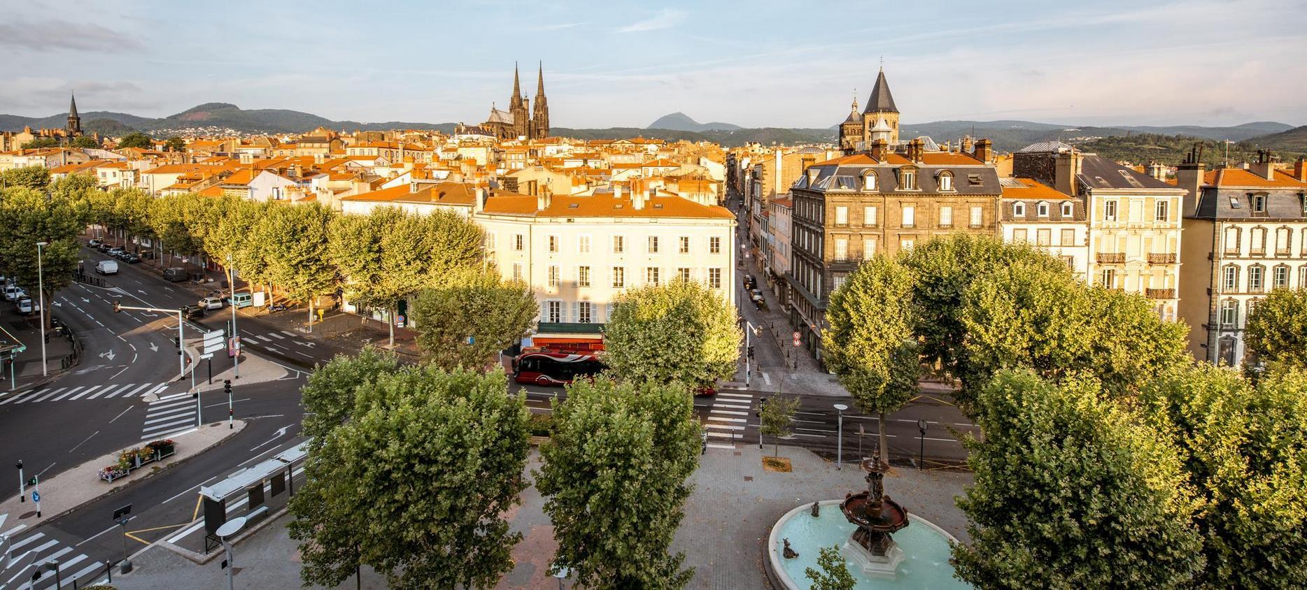 Clermont-Ferrand : Ville Dynamique et Pleine de Charme, Un joyau d'Auvergne