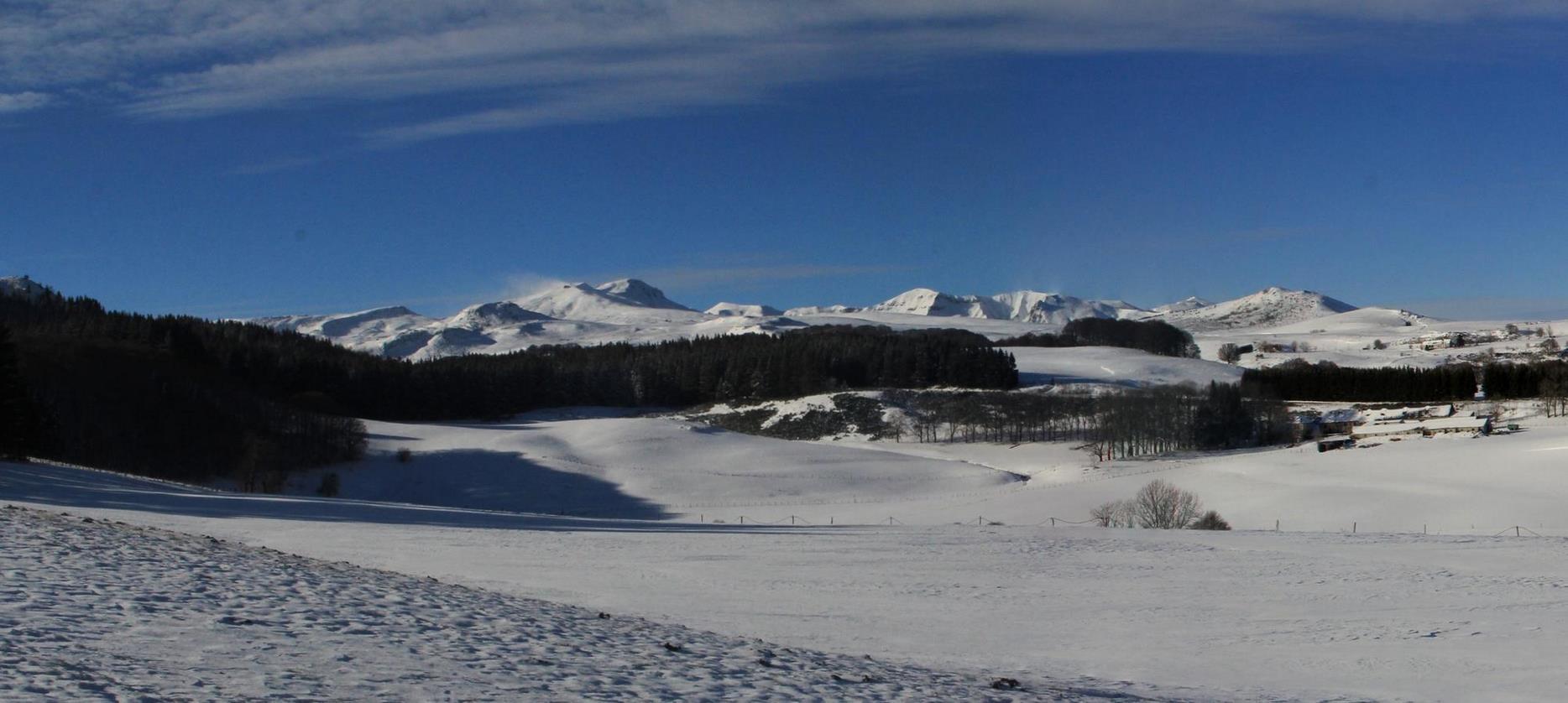 Massif du Sancy : Vue Panoramique Sublime sur les Sommets