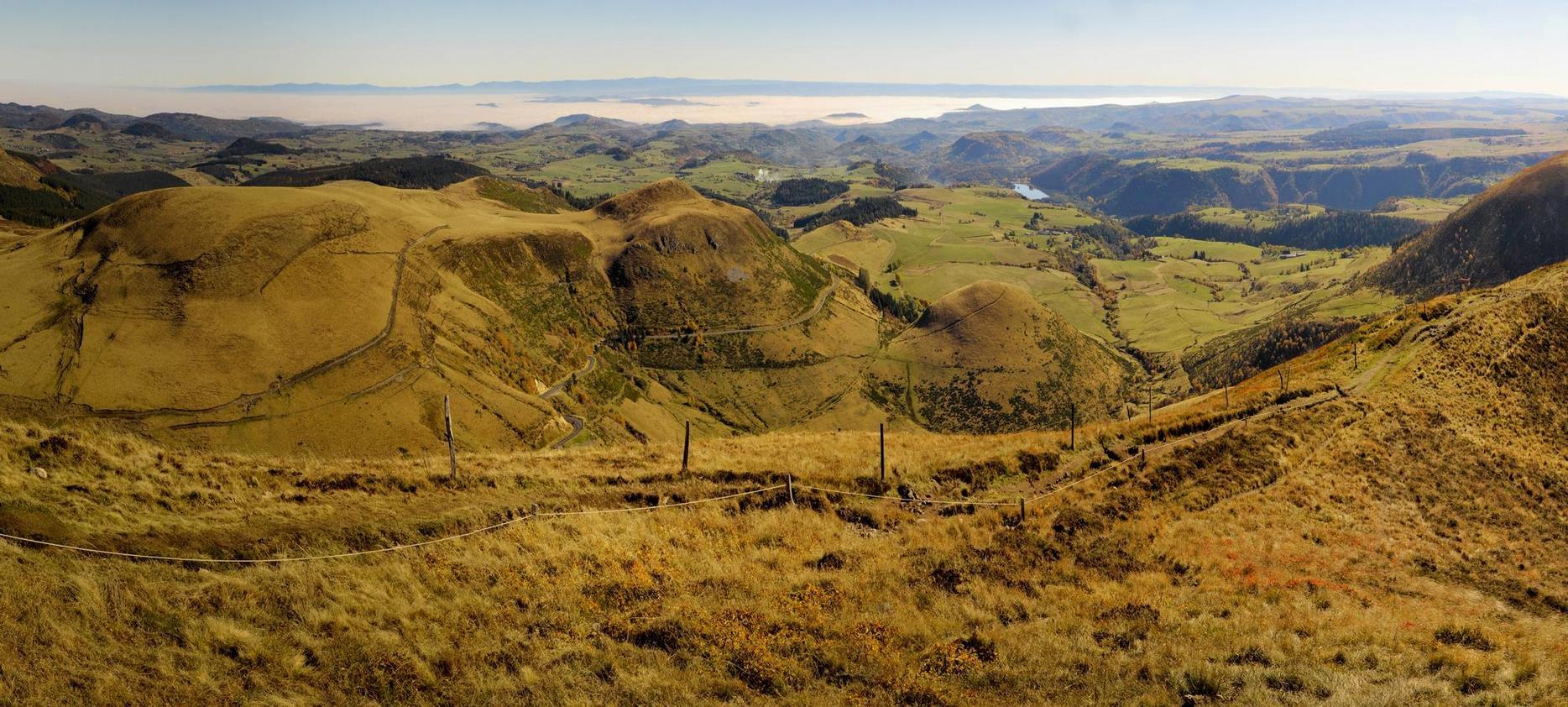 Massif du Sancy : Début de l'Hiver, Splendeur des Sommets avant les Premières Neiges