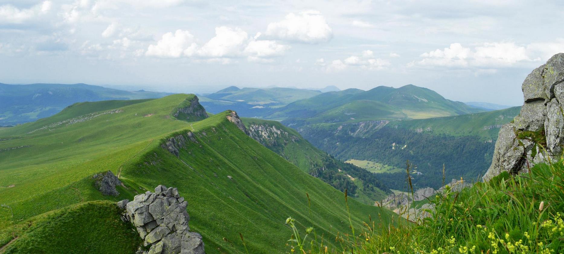 Puy de Cliergue : Vue Panoramique Exceptionnelle sur le Massif Adventif