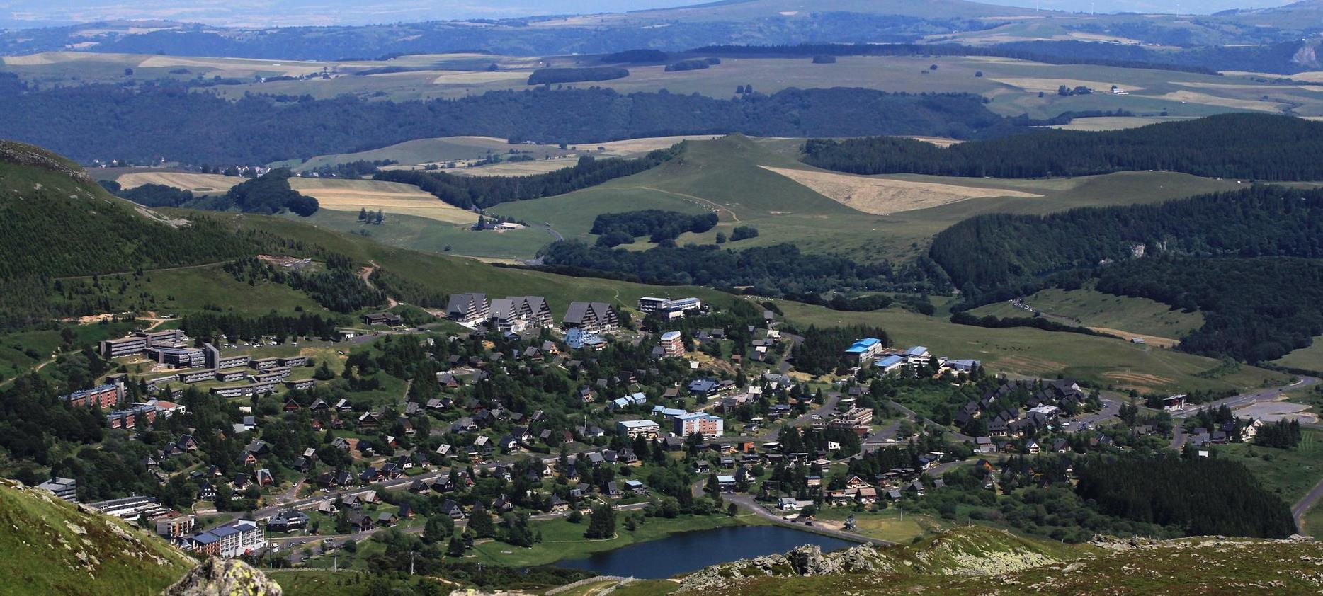 Super Besse : Panorama depuis les Hauteurs - Vue sur la Station