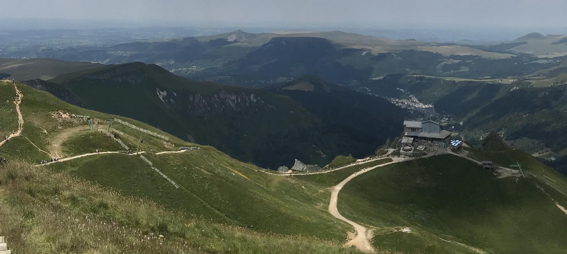 Puy de Sancy - Vue Gare d'Arrivée du Téléphérique - Panorama Exceptionnel