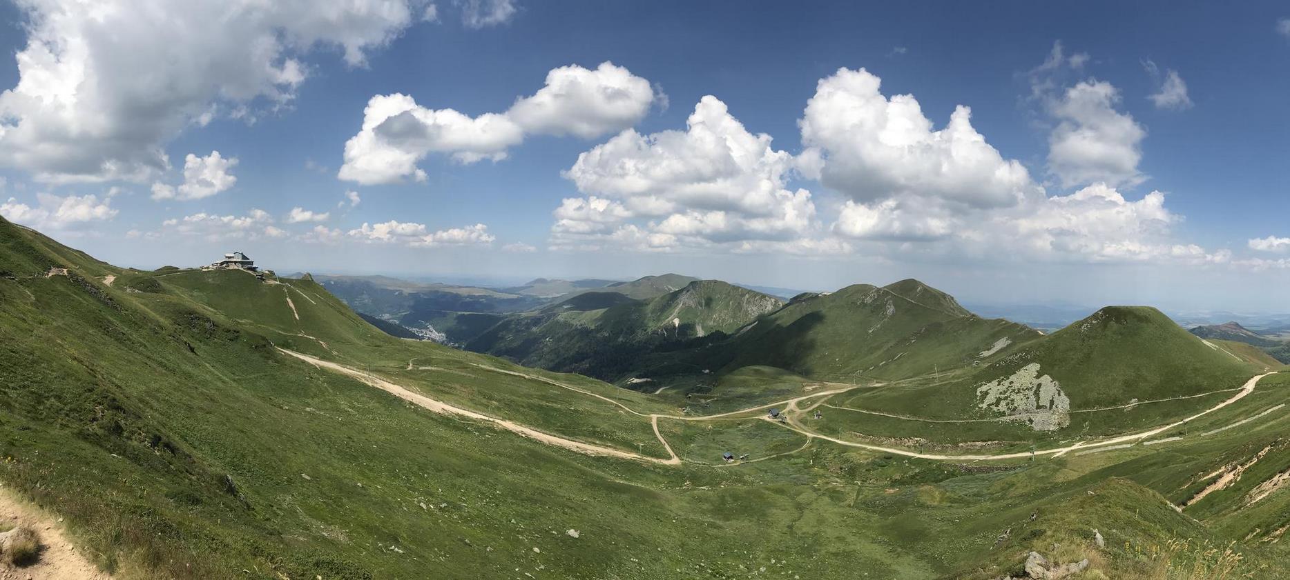 Puy de Cacadogne, Gare d'Arrivée du Téléphérique du Sancy & Puy des Crebasses : Panorama Exceptionnel