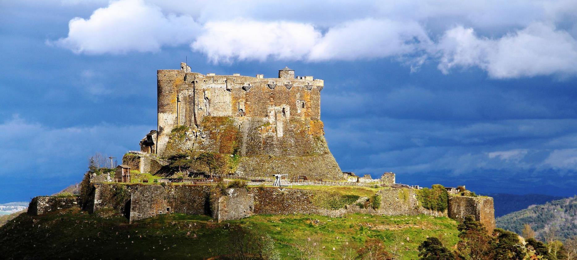 Château de Murol : Un Joyau du Puy-de-Dôme en Auvergne