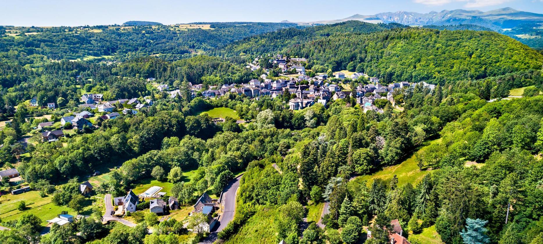 Château de Murol : Vue Panoramique du Village depuis le Château Fort