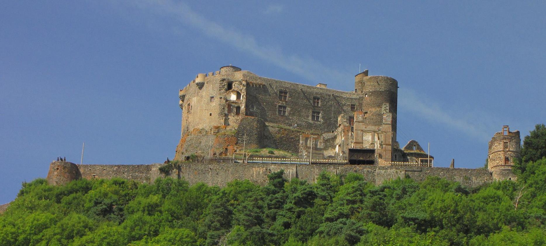 Château de Murol : Un Trésor d'Histoire et de Patrimoine