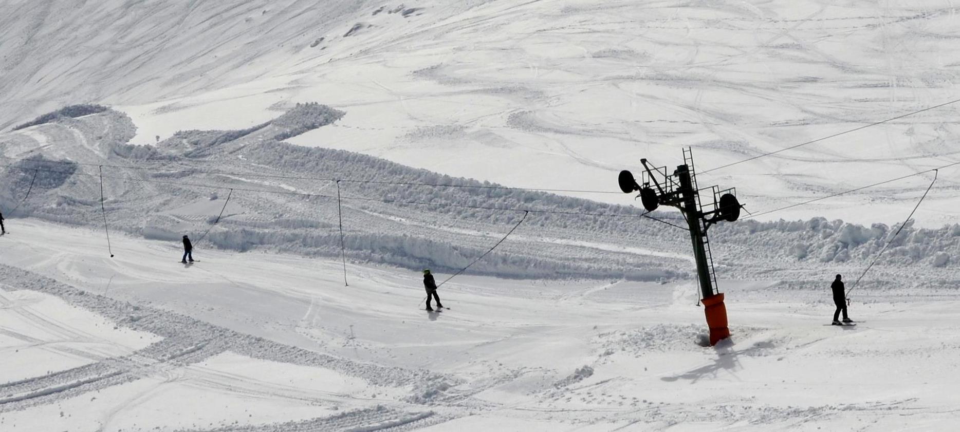 Super Besse : Remonte-pente sur le Plateau, Accès Facile aux Sommets !