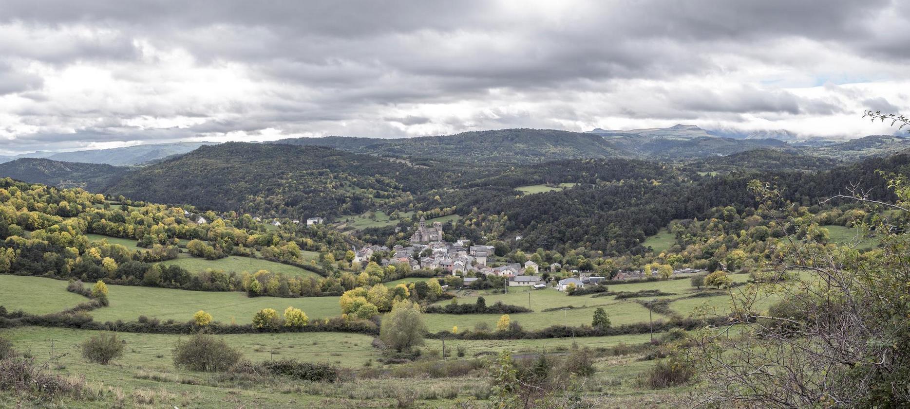 Saint-Nectaire : Village d'Auvergne au Cœur de la Campagne