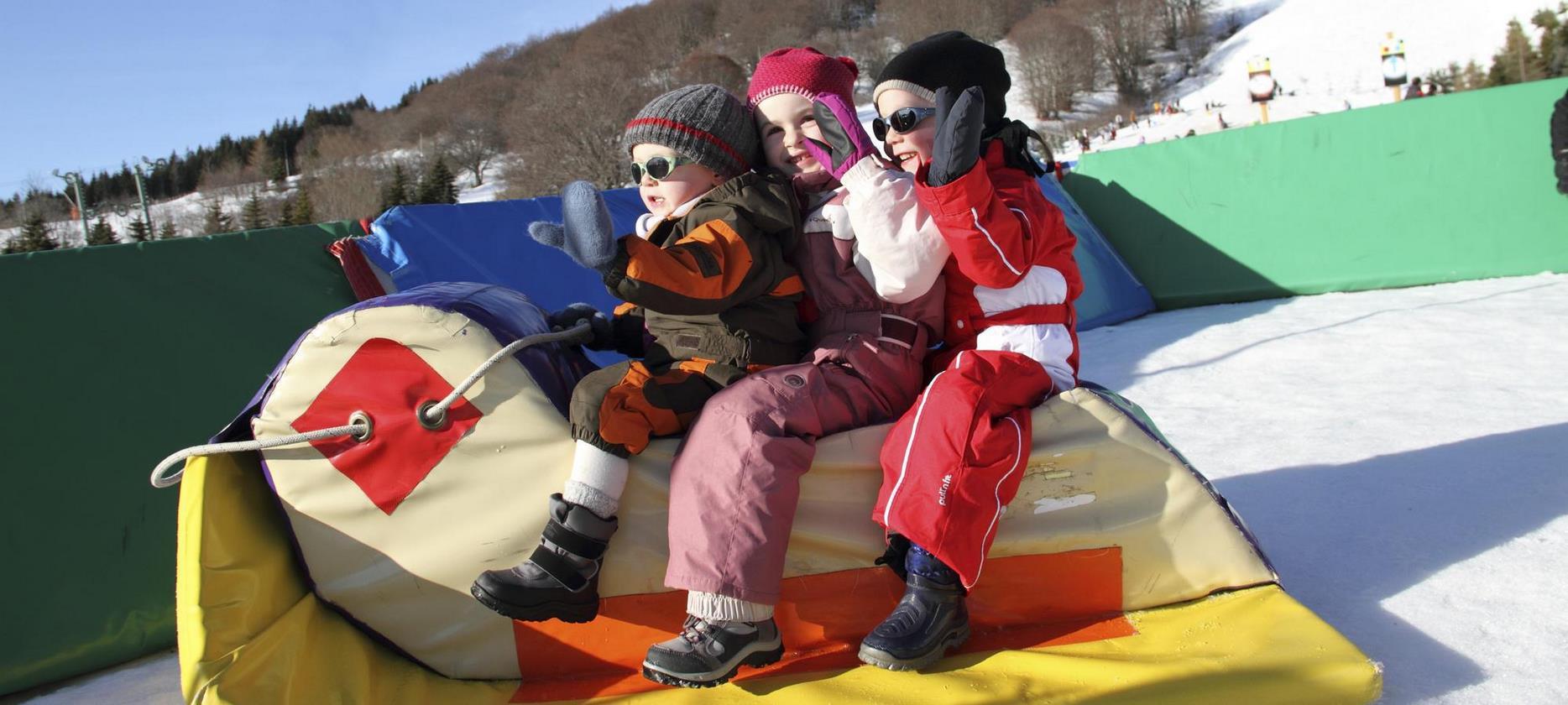 Super Besse : Amusez-vous au Club Piou Piou ! Des jeux et des activités pour les enfants.