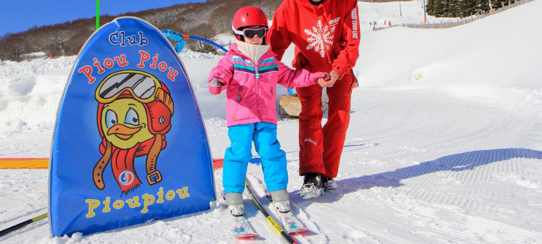 Super Besse : Le Club Piou Piou, un Paradis pour les Petits Skieurs