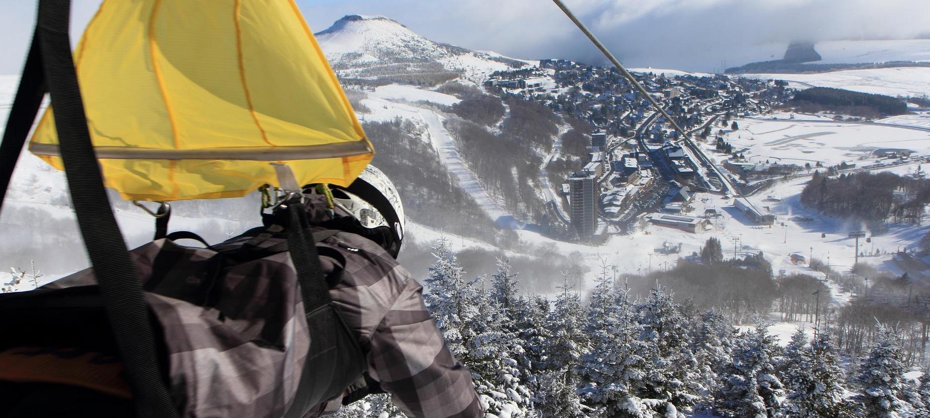 Super Besse : Départ en Tyrolienne, Vue Imprenable sur la Station !