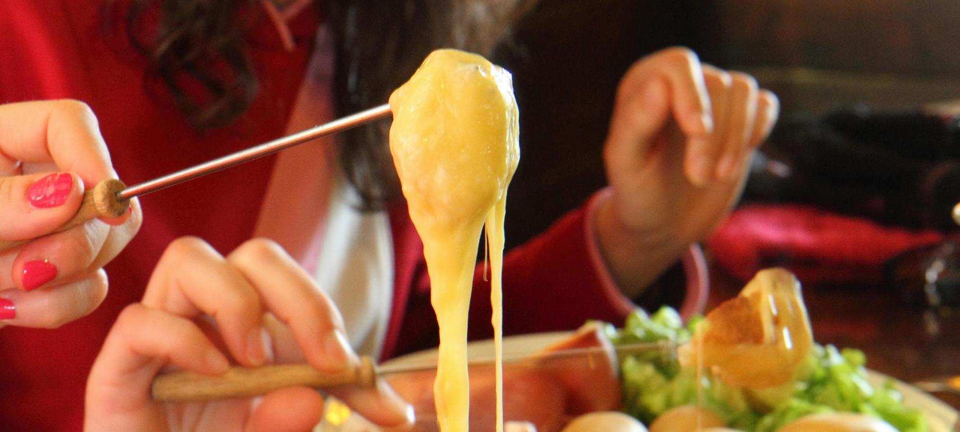 Super Besse: Dégustation d'Aligot - Un Plat Auvergnat Iconique