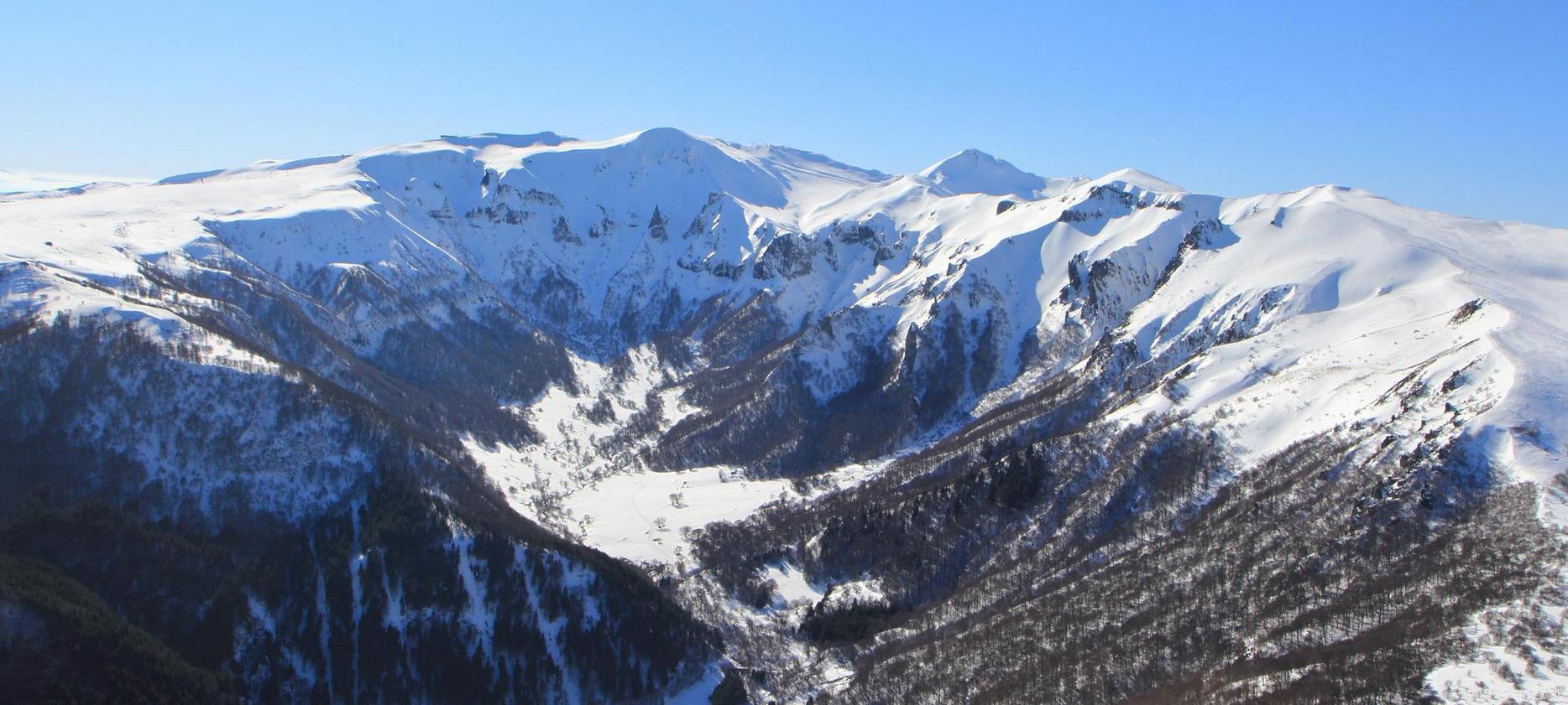 Super Besse - Dent de la Rancune et Crête du Coq sous un Blanchet de Neige