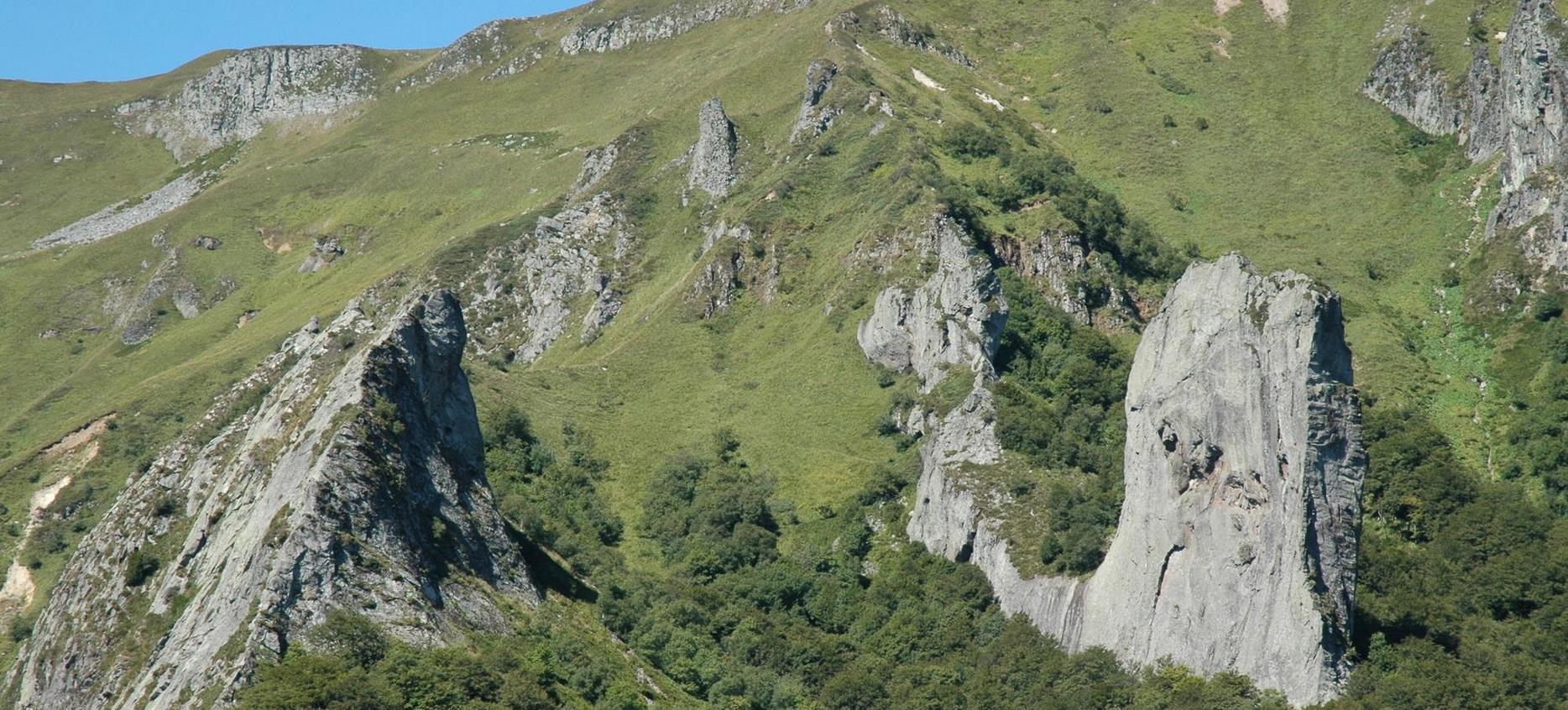 Super Besse - Vallée de Chaudefour : Escalade dans un Parc Naturel Exceptionnel