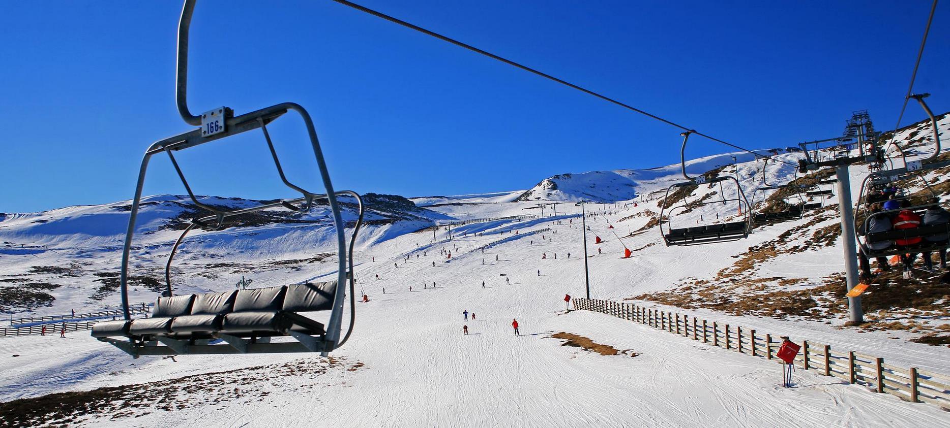 Super Besse : Remontées Mécaniques pour Explorer les Pistes