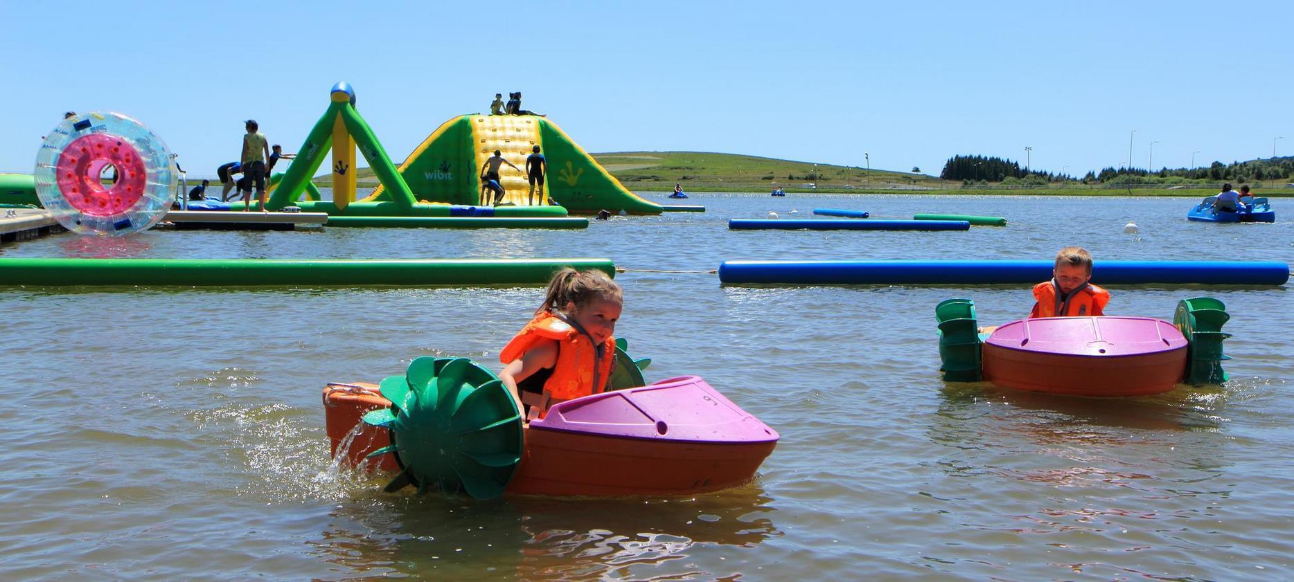 Super Besse - Lac des Hermines - Pedalos pour les Petits - Plaisir en Famille