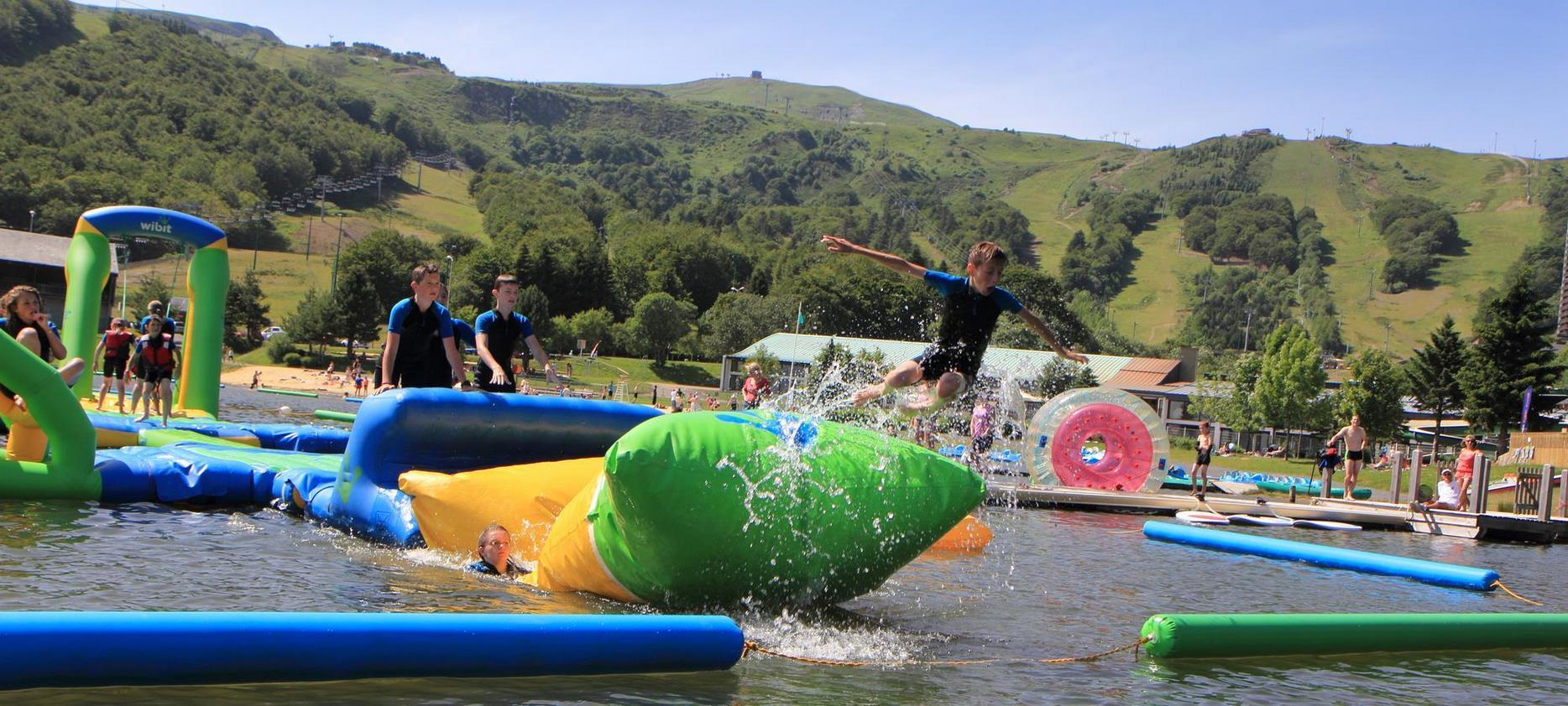 Super Besse - Lac des Hermines - Jeux Gonflables - Plaisir & Détente