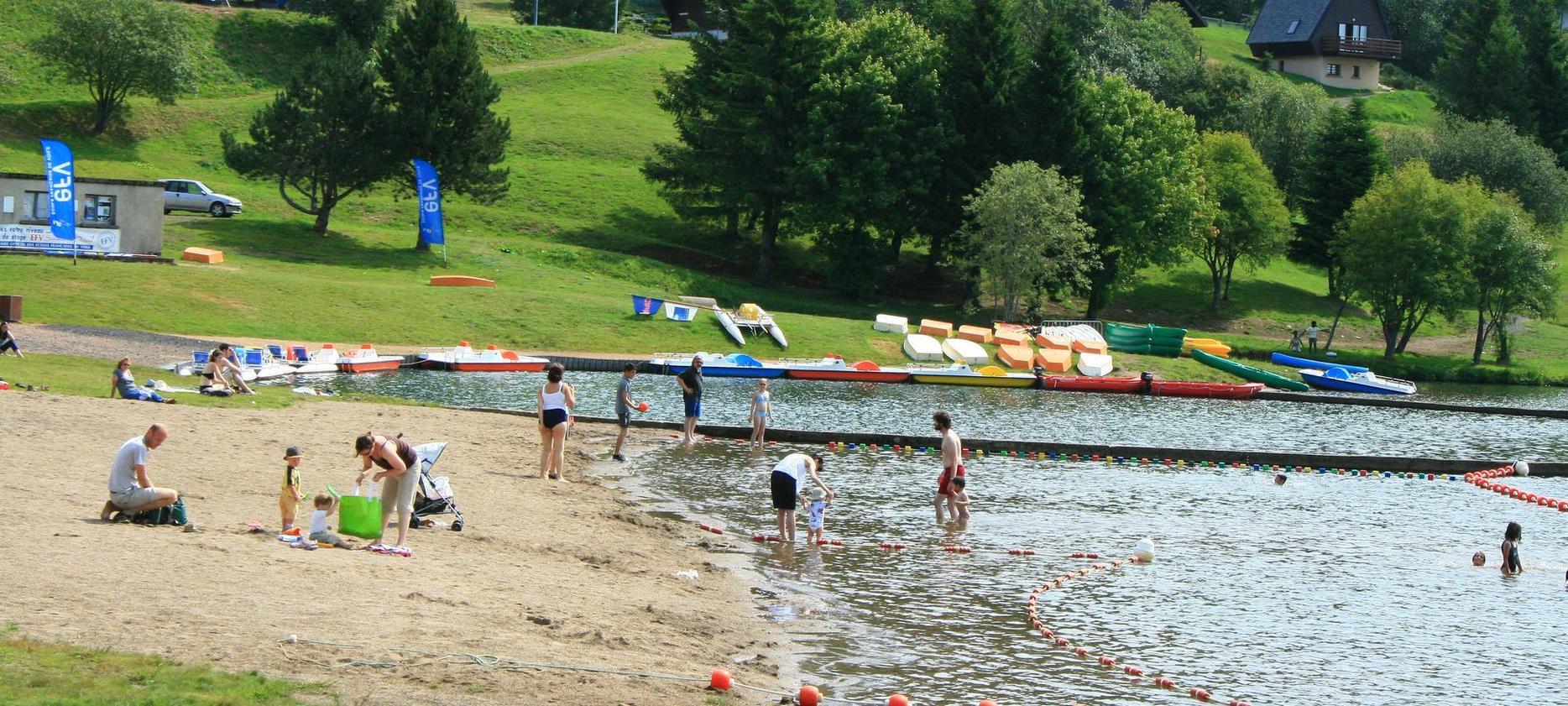 Super Besse - Lac des Hermines - Baignade - Détente & Plaisir