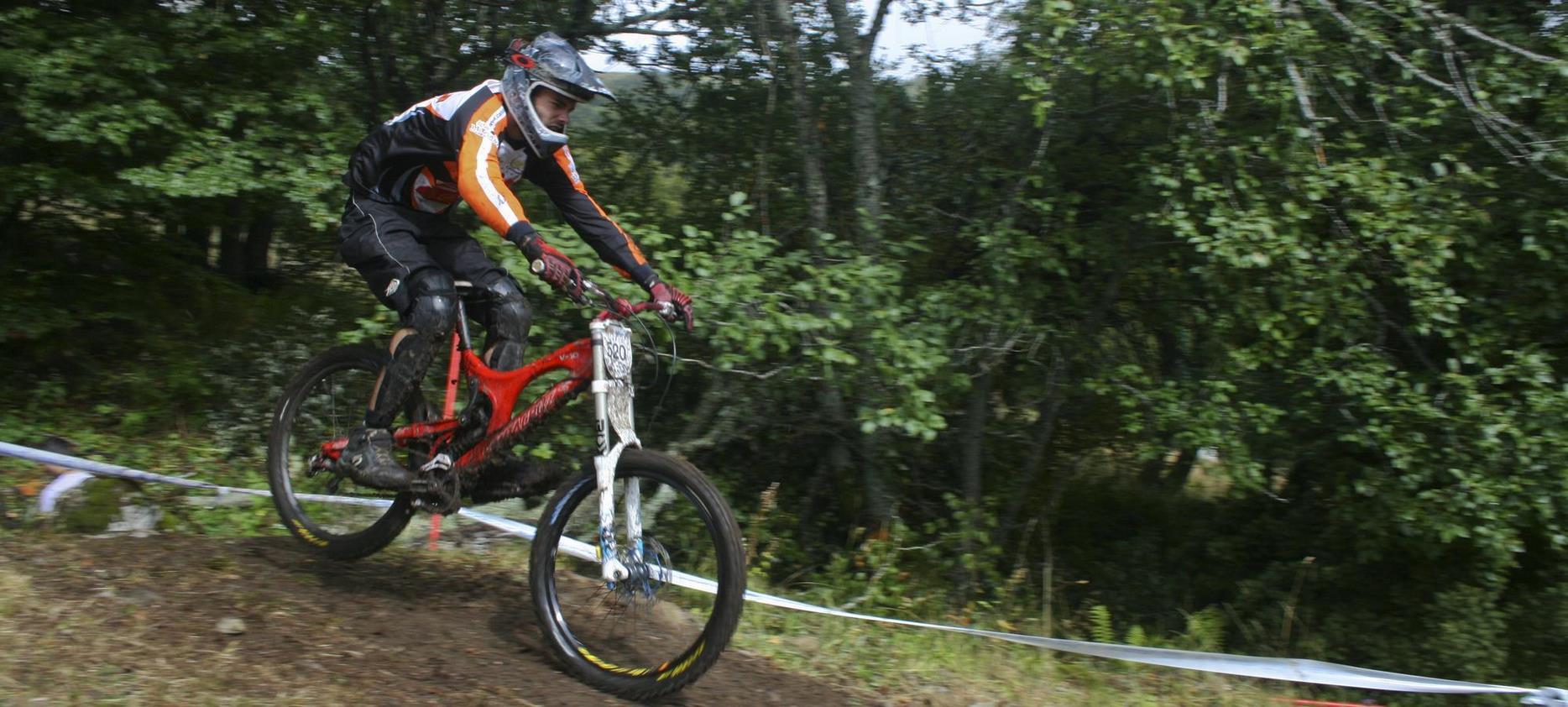 Super Besse : Descente en VTT sur les Pistes - Sensations Fortes Garanties !