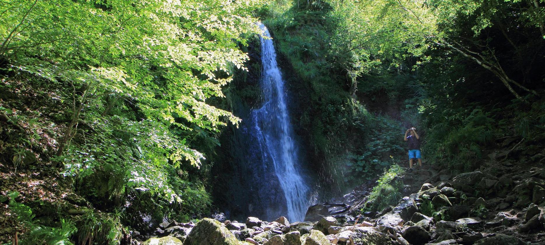 Super Besse : Cascade Magique du Lac Chambon