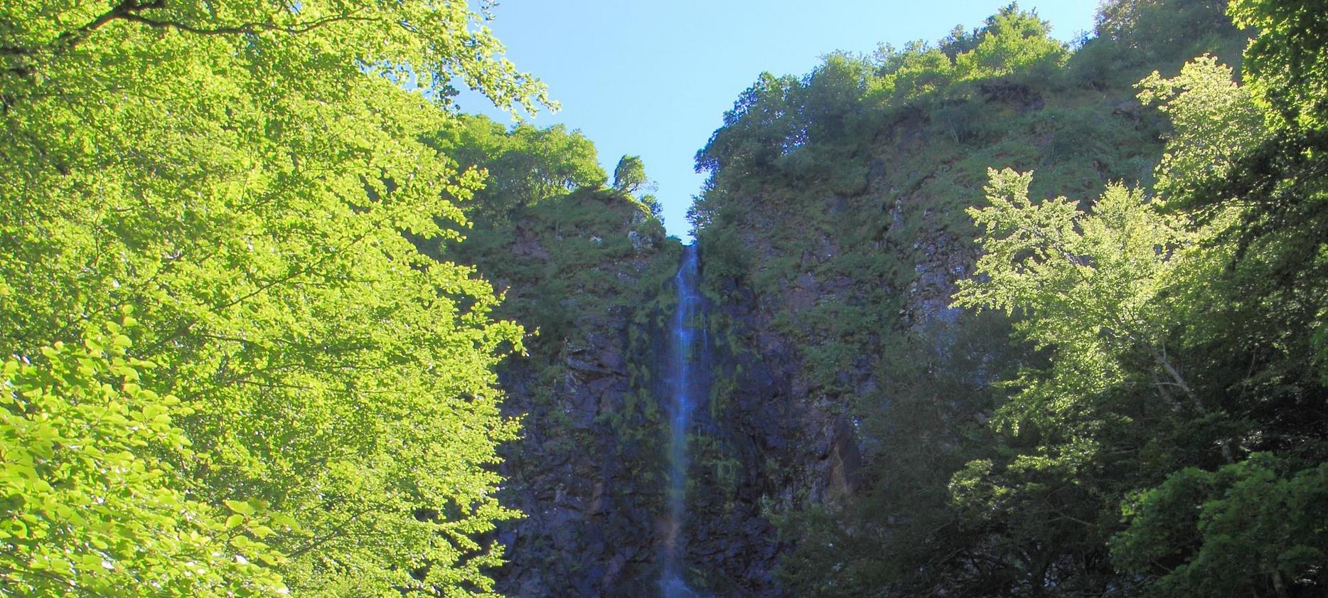 Super Besse : Cascade Enchantée du Lac Chambon