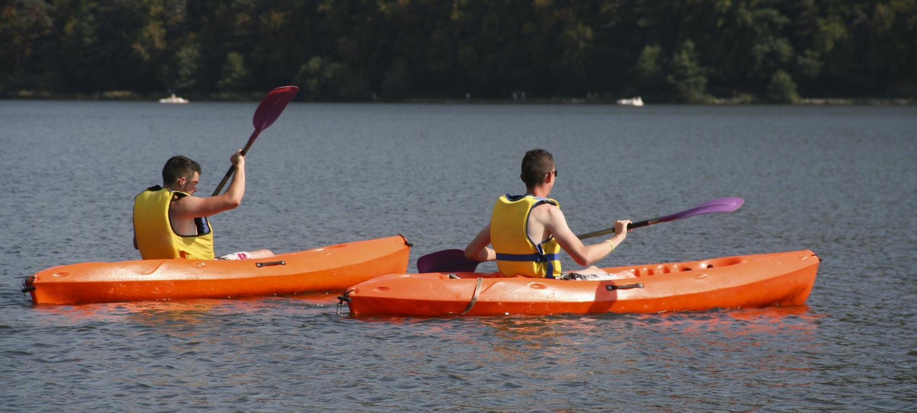 Lac Chambon : Aventure en Canoë-Kayak