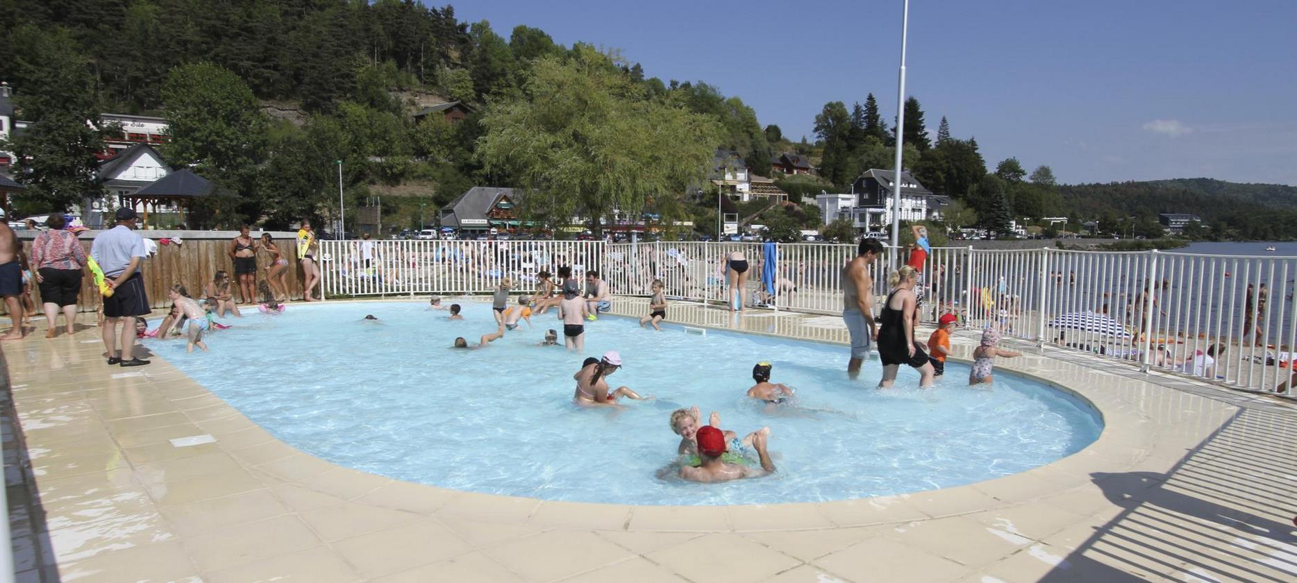 Lac Chambon : Se Baigner dans la Piscine du Lac