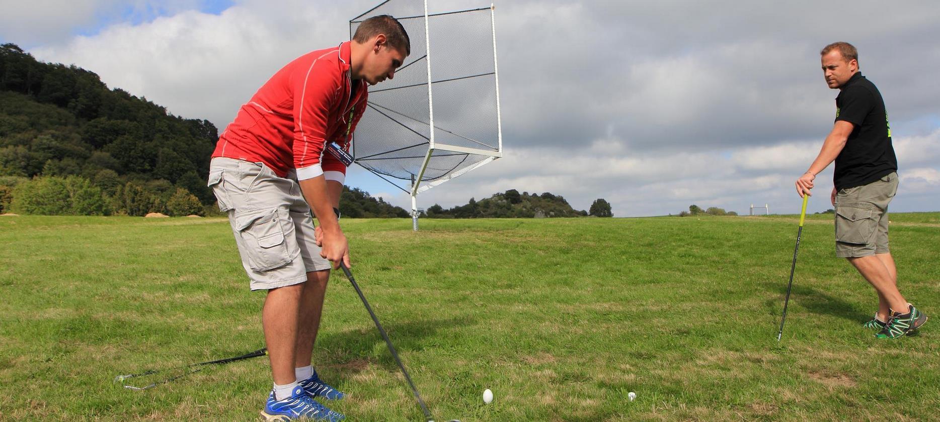 Lac Chambon : Un Parcours de Golf pour les Amateurs