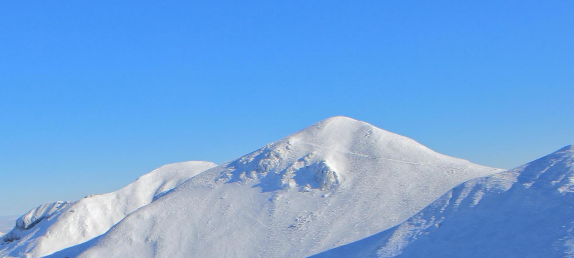 Super Besse - Féerie Hivernale : Panorama Enneigé Exceptionnel au Mont-Dore