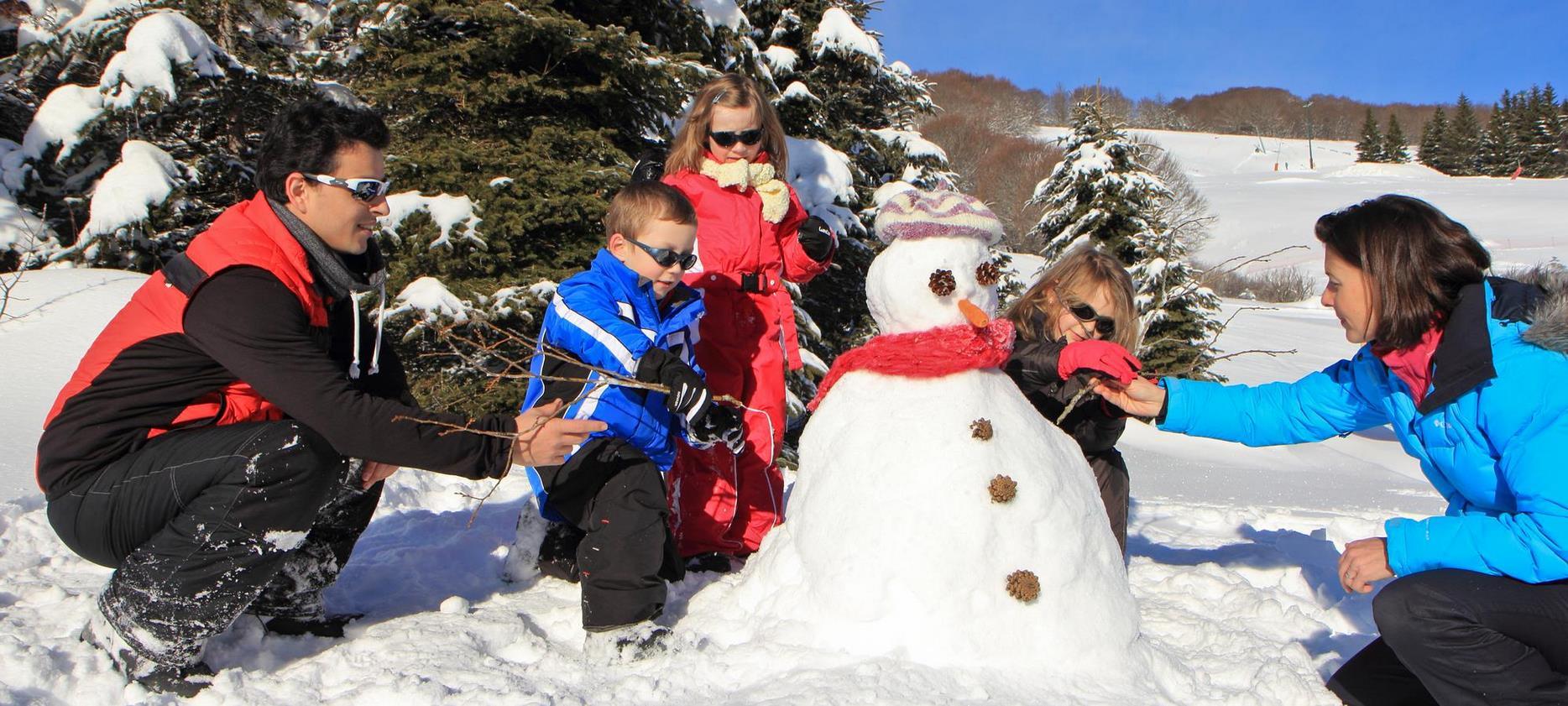 Massif du Sancy : Bonhomme de Neige, un Symbole de l'Hiver