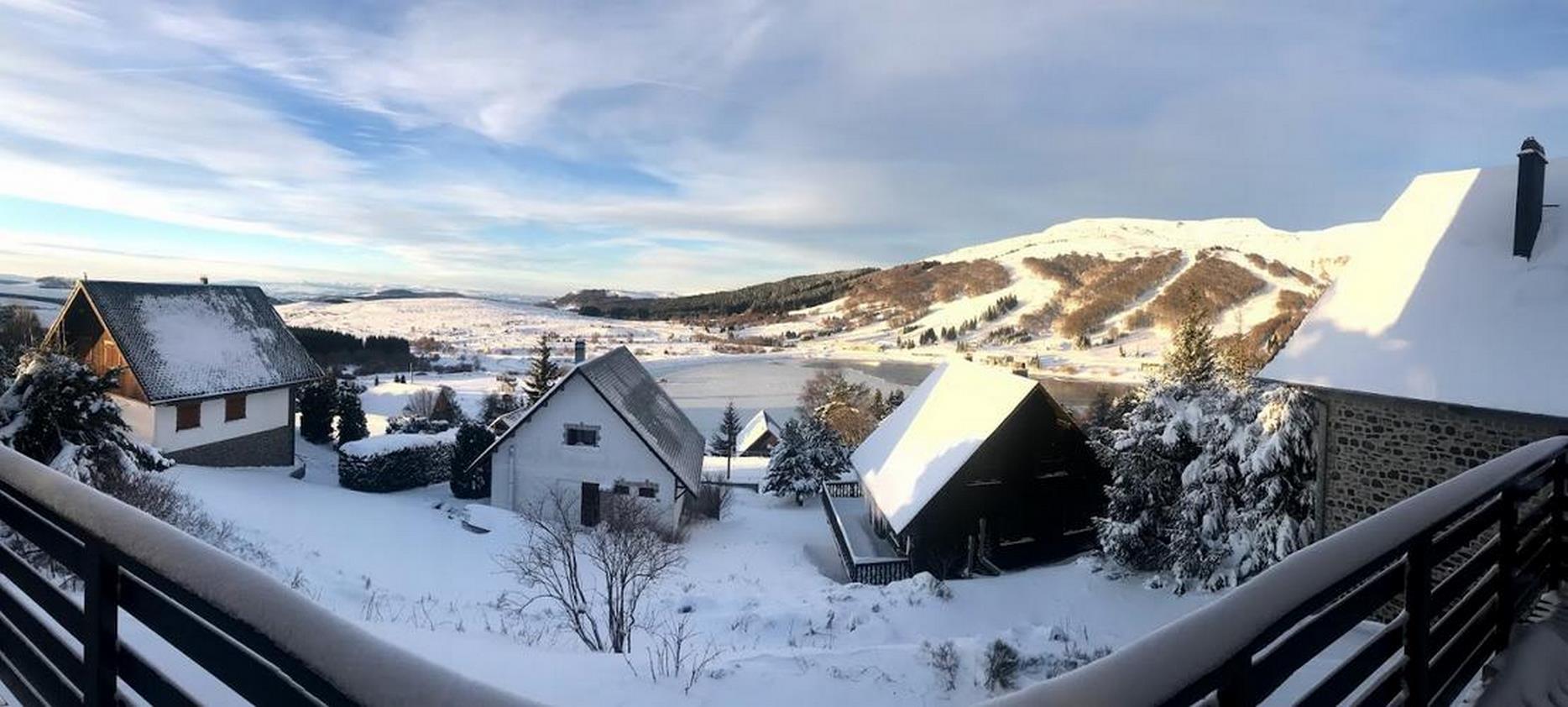 Chalet Ma Cambuse à Super Besse : Vue panoramique sur le Parc Naturel du Sancy