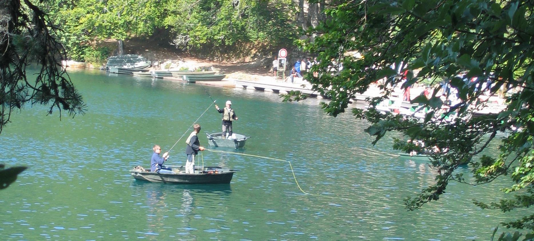 Chalet Ma Cambuse Super Besse - Pêche Relaxante au Lac