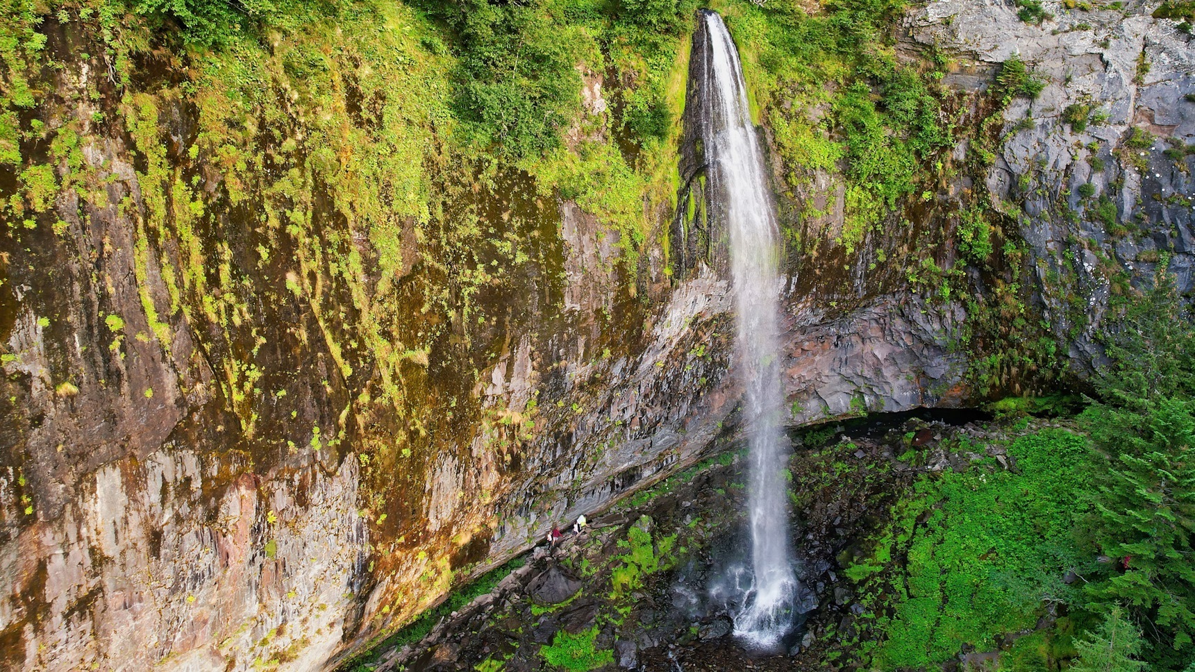 Mont Dore : Grande Cascade - Un Spectacle Imprenable