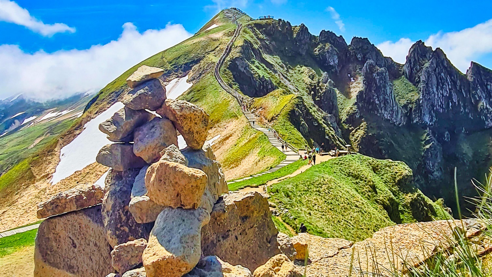 Puy de Sancy : Téléphérique du Sancy : Ascencion et Descente pour un Panorama Exceptionnel